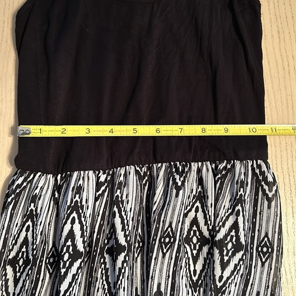 🛍️3/20🛍️ Suzy Shier Sundress - Picture 5 of 6